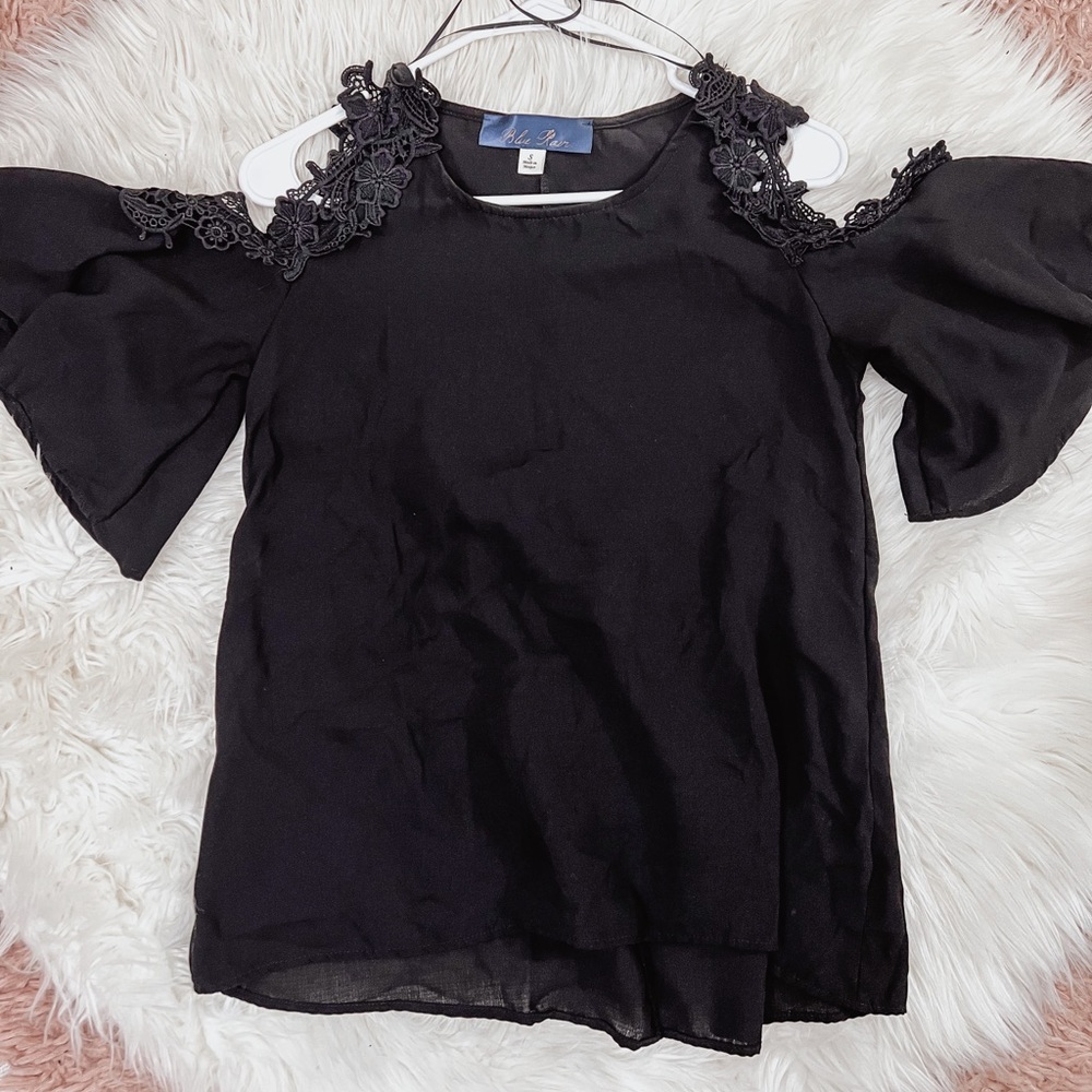 Francesca’s- black top